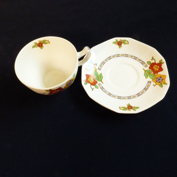 VTG Alfred Meakin England TeaCup & Saucer Set Yellow & Red Flower pattern - Picture 4 of 9